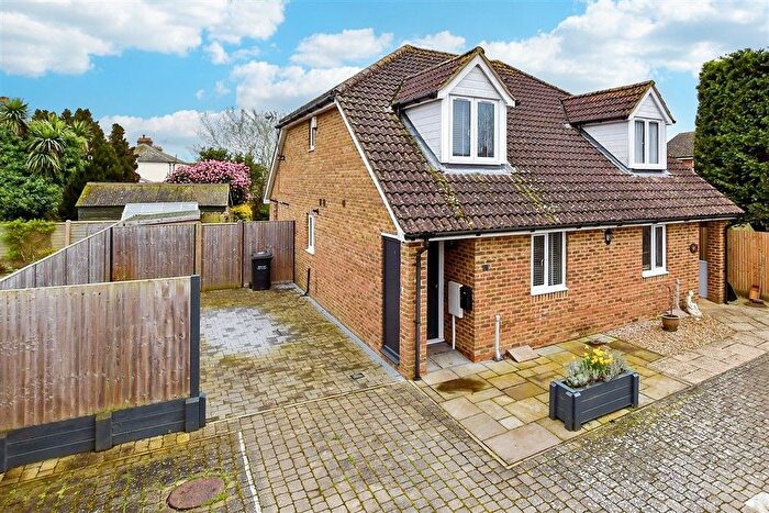 3 Bedroom Semi Detached House For Sale In The Old Dairy, East Peckham, Tonbridge, Kent, TN12