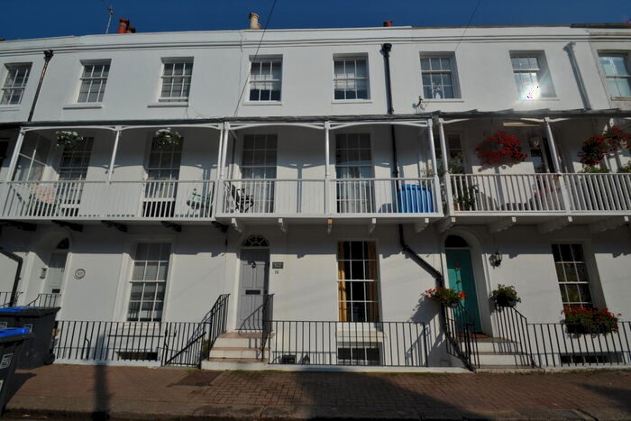 5 Bedroom Terraced House To Rent In Warwick Road, Worthing, BN11