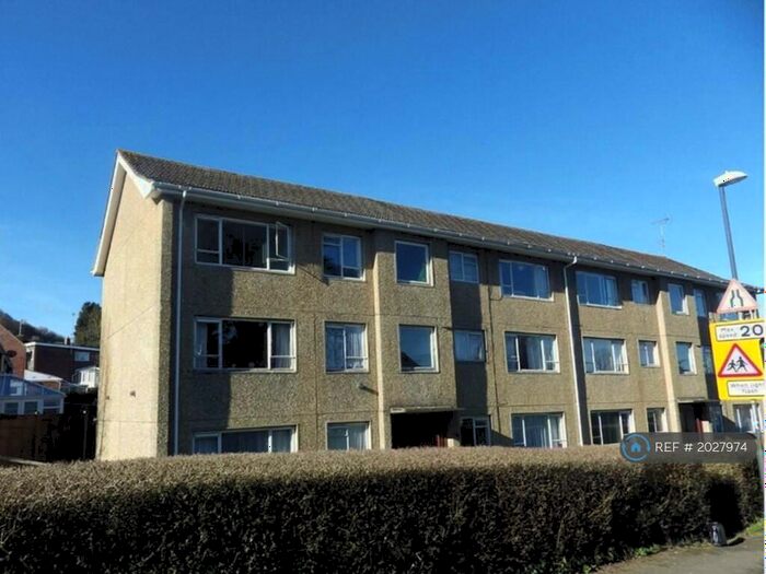 2 Bedroom Flat To Rent In Stenders Court, Mitcheldean, GL17
