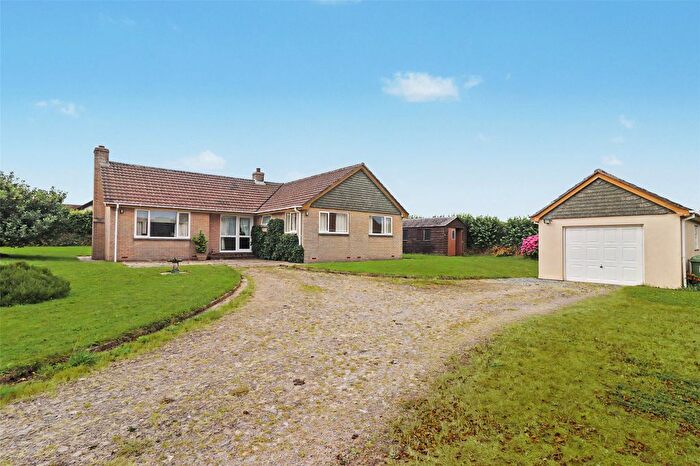 3 Bedroom Bungalow For Sale In Bucks Cross, Bideford, Devon, EX39