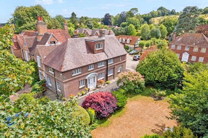 4 Bedroom Property For Sale In Little Shardeloes, High Street, Amersham, Buckinghamshire, HP7