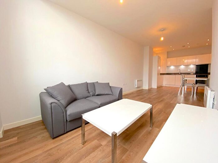 2 Bedroom Apartment To Rent In Tate House, - New York Road, Leeds, LS2