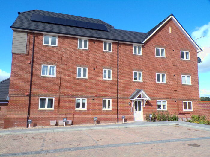 2 Bedroom Flat To Rent In Verwood, BH31