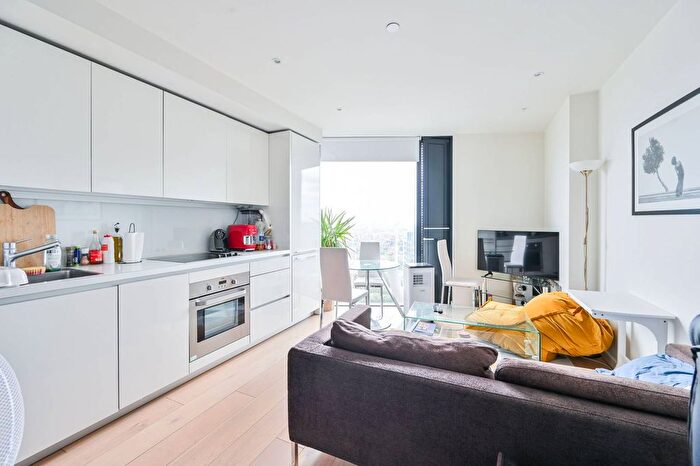 Studio To Rent In Walworth Road, Elephant And Castle, London, SE1