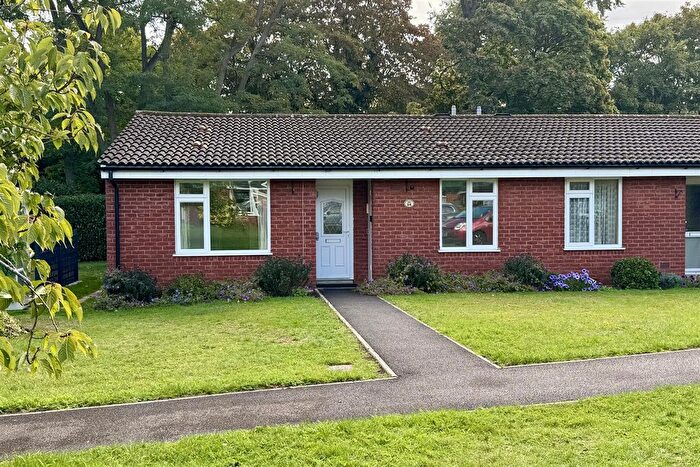 2 Bedroom Property For Sale In Highcroft, Milford, Godalming, GU8