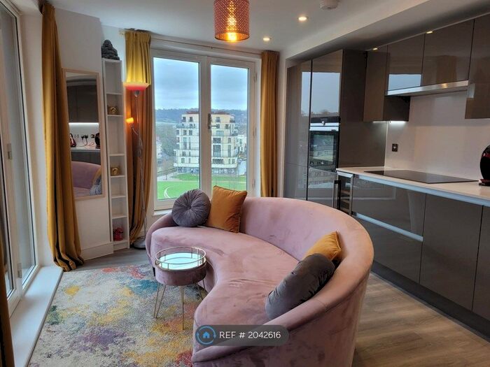 2 Bedroom Flat To Rent In Midland Road, Bath, BA2