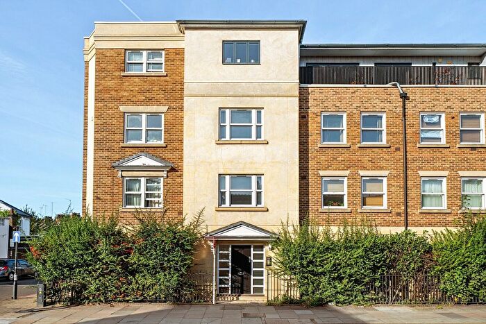 2 Bedroom Flat For Sale In Latchmere Road, Battersea, London, SW11