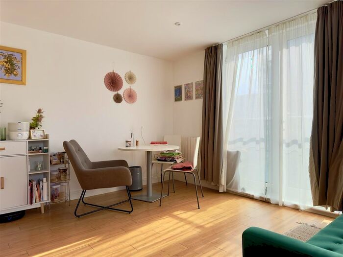 1 Bedroom Flat To Rent In Wandsworth High Street, London, SW18