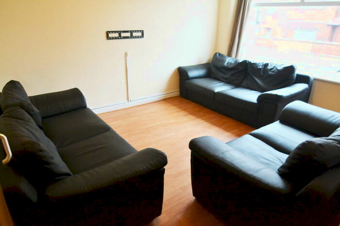 1 Bedroom Terraced House To Rent In Longford Place, Victoria Park, Manchester, M14