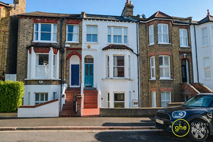 2 Bedroom Flat For Sale In Copleston Road, East Dulwich, London, SE15