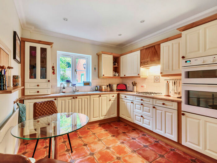 4 Bedroom Detached House For Sale In Strodes Lane, Charlton Down