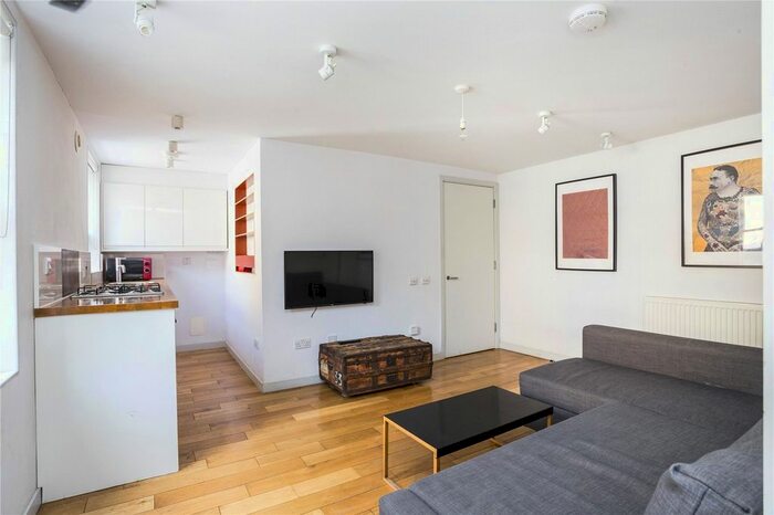 Studio To Rent In Brick Lane, London, E1