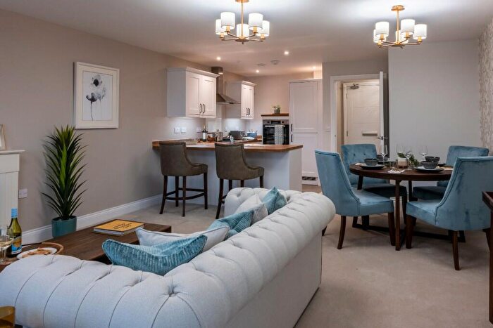 2 Bedroom Apartment To Rent In Elmwood Drive, Brighouse, West Yorkshire, HD6