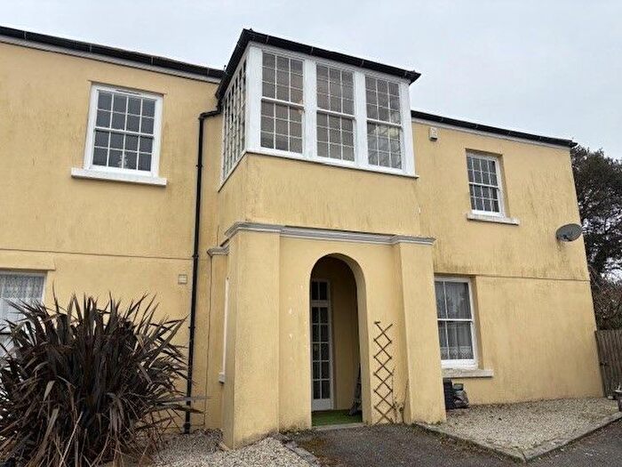 3 Bedroom Property To Rent In The Oaks, Par, PL24