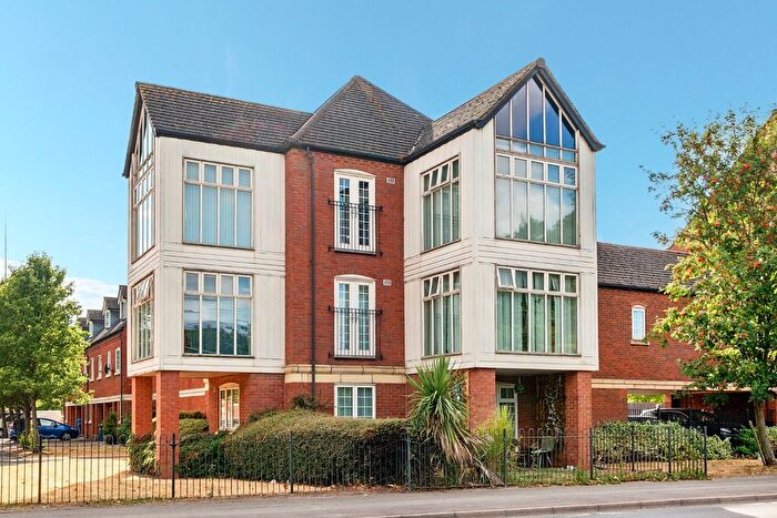 2 Bedroom Flat For Sale In Evershed Way, Burton-On-Trent, Staffordshire, DE14