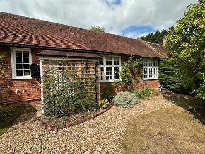 1 Bedroom Flat To Rent In Pamber Place, Pamber End, RG26