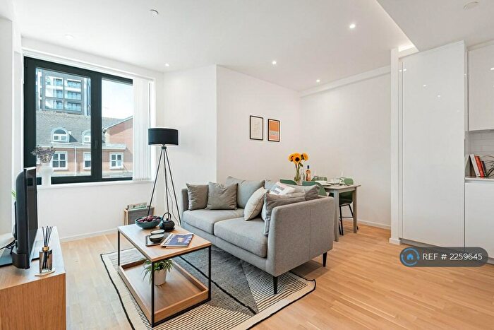 1 Bedroom Flat To Rent In Queen' Road, Reading, RG1