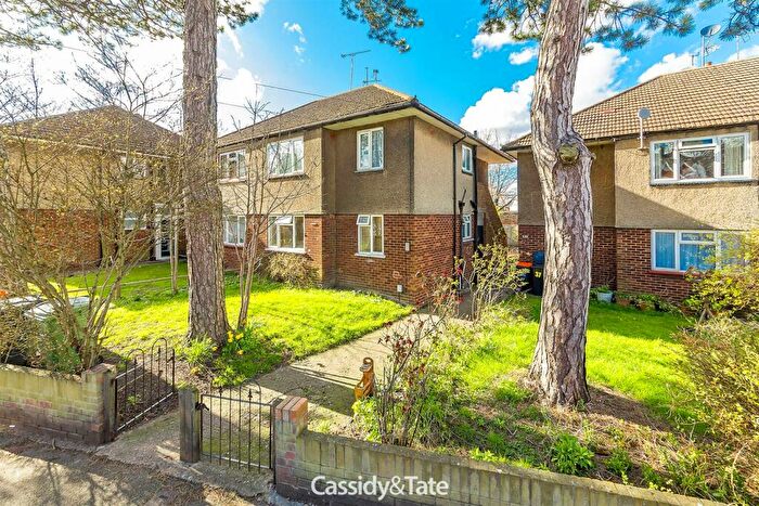 2 Bedroom Maisonette To Rent In Chiltern Road, Dunstable, LU6