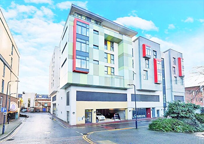2 Bedroom Flat For Sale In Elm Road, Wembley, Greater London, HA9