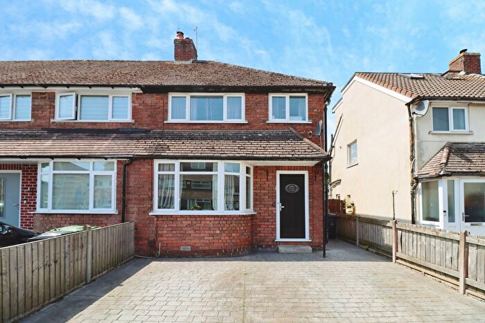 3 Bedroom End Terrace House For Sale In Stroud Road, Patchway, Bristol, BS34