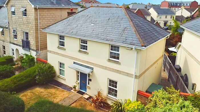 4 Bedroom Detached House For Sale In Eastbury Way, Redhouse, SN25