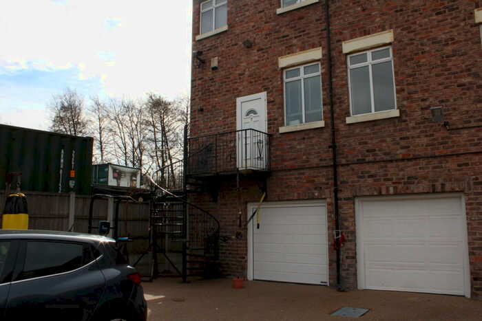 1 Bedroom Apartment To Rent In Warwick House, L8