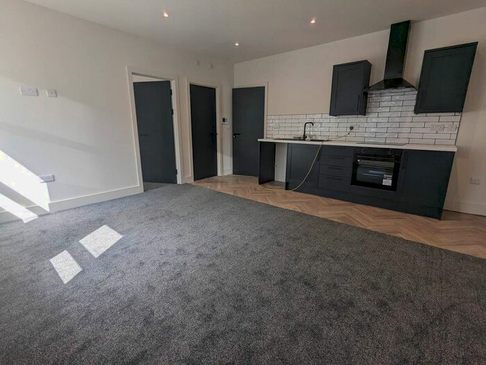 1 Bedroom Property To Rent In Wind Street, Neath, SA11