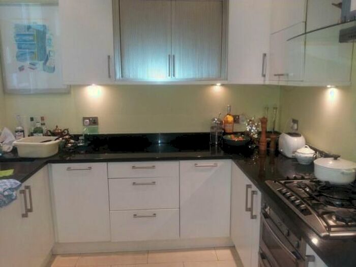 2 Bedroom Flat To Rent In Leinster Avenue, London, SW14