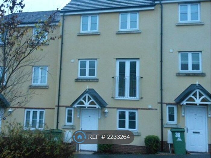 5 Bedroom Terraced House To Rent In Trafalgar Drive, Torrington, EX38