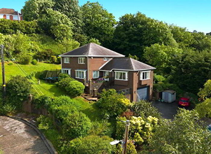 5 Bedroom Detached House For Sale In Rocky Road, Belfast, BT6