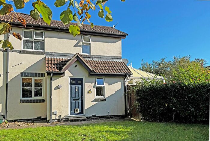 1 Bedroom End Terrace House For Sale In Wordsworth Mead, Redhill, RH1