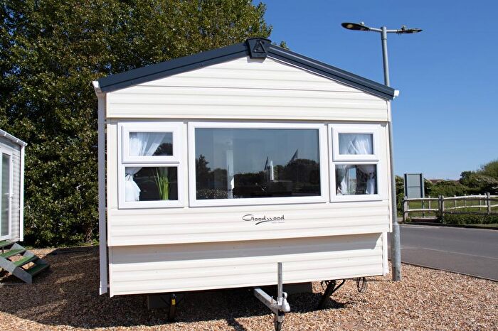 2 Bedroom Park Home For Sale In Warners Lane, Selsey, Chichester, PO20