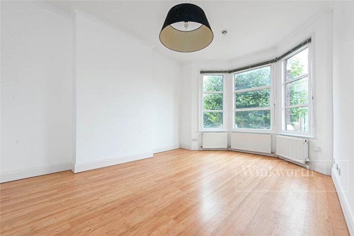 2 Bedroom Apartment For Sale In Wrentham Avenue, London, NW10