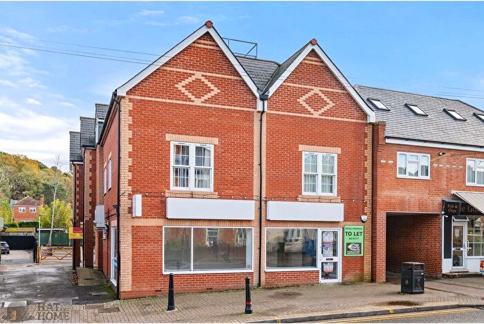 2 Bedroom Flat For Sale In High Street, Crowthorne, RG45