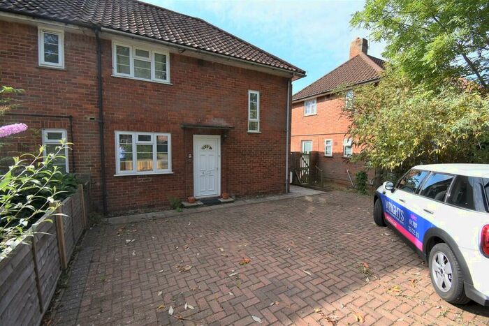 3 Bedroom Semi-Detached House To Rent In Longlands Road, Welwyn Garden City, AL7