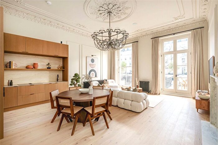 3 Bedroom Flat For Sale In St. Stephens Gardens, Notting Hill, London, W2