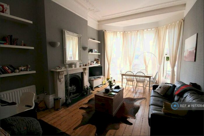 1 Bedroom Flat To Rent In Holland Road, Hove, BN3