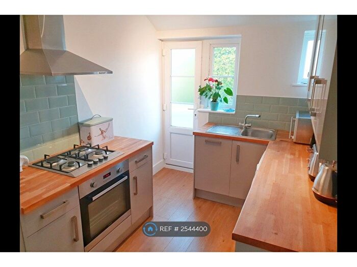 2 Bedroom Flat To Rent In Churchview Road, Twickenham, TW2