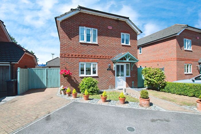 3 Bedroom Detached House For Sale In Virginia Close, Verwood, BH31