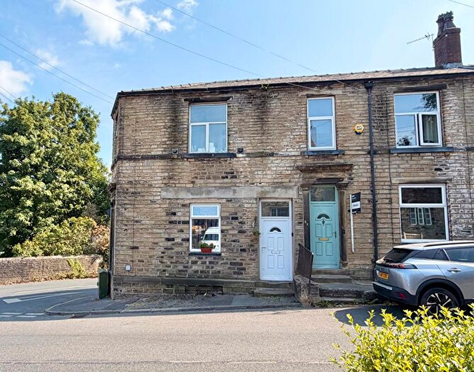 3 Bedroom End Of Terrace House To Rent In Scar Lane, Huddersfield, West Yorkshire, HD3