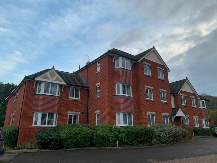2 Bedroom Flat To Rent In Kenilworth House, Telegraph Road, SO30