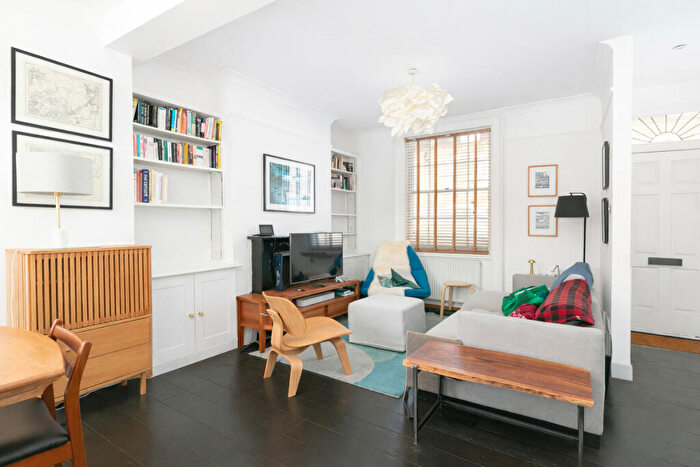 2 Bedroom Terraced House To Rent In Aston Street, Limehouse, E14