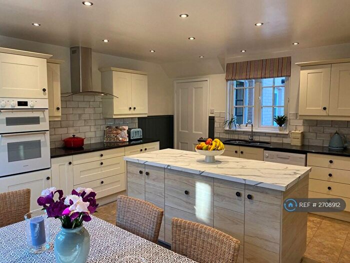 4 Bedroom Detached House To Rent In Oldhouse Lane, Windlesham, GU20