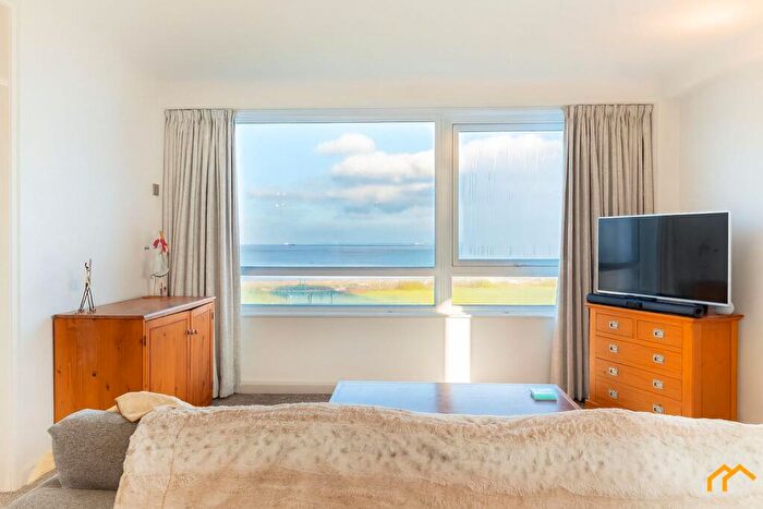 2 Bedroom Flat For Sale In The Cliff | Wellington Road | New Brighton, CH45