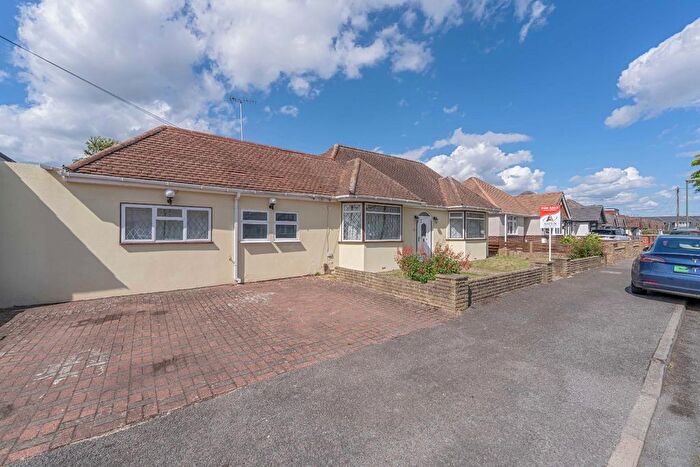 4 Bedroom Property For Sale In Kingsway, Staines-Upon-Thames, TW19