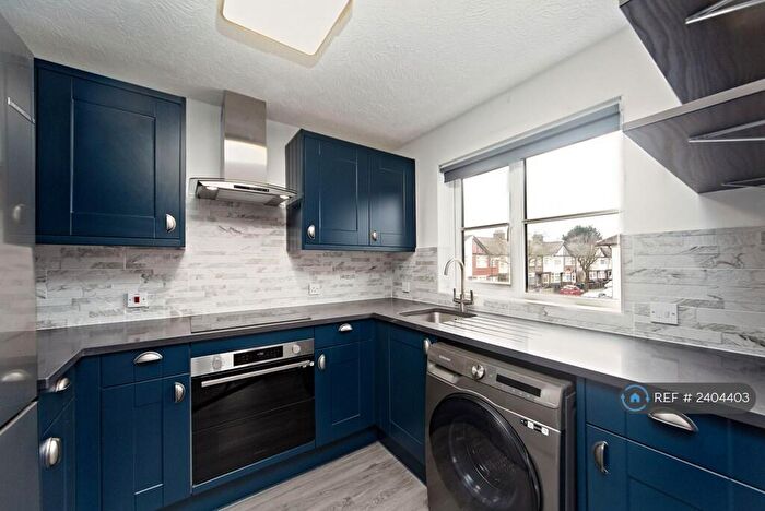 2 Bedroom Flat To Rent In Proctor Close, Mitcham, CR4