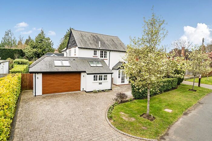 4 Bedroom Detached House For Sale In South Woking, GU22