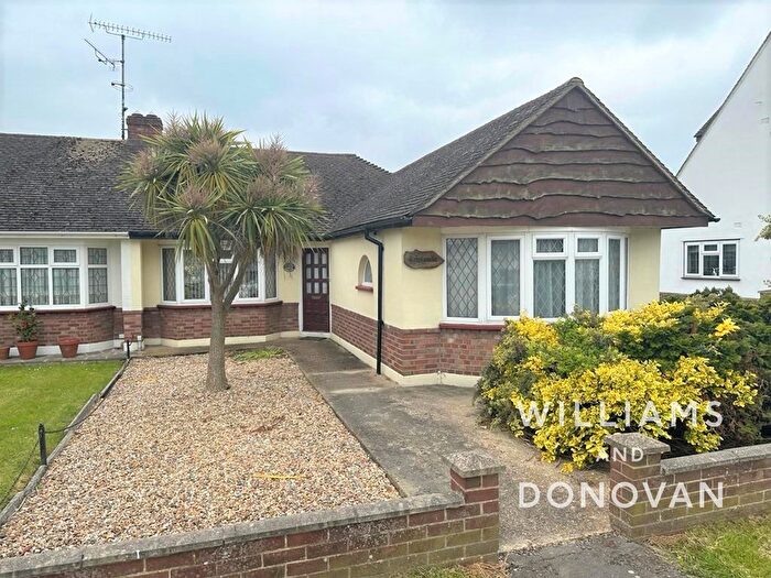 2 Bedroom Semi-Detached Bungalow To Rent In Cheltenham Road, Hockley, SS5