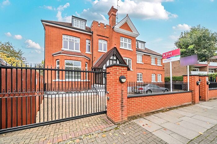 3 Bedroom Flat For Sale In Keswick Road, Putney, London, SW15