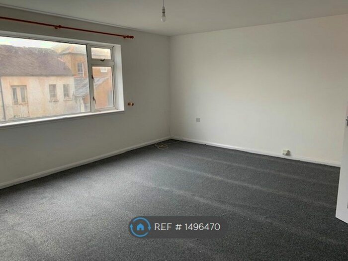 2 Bedroom Flat To Rent In Southover Court, Sandgate, Folkestone, CT20